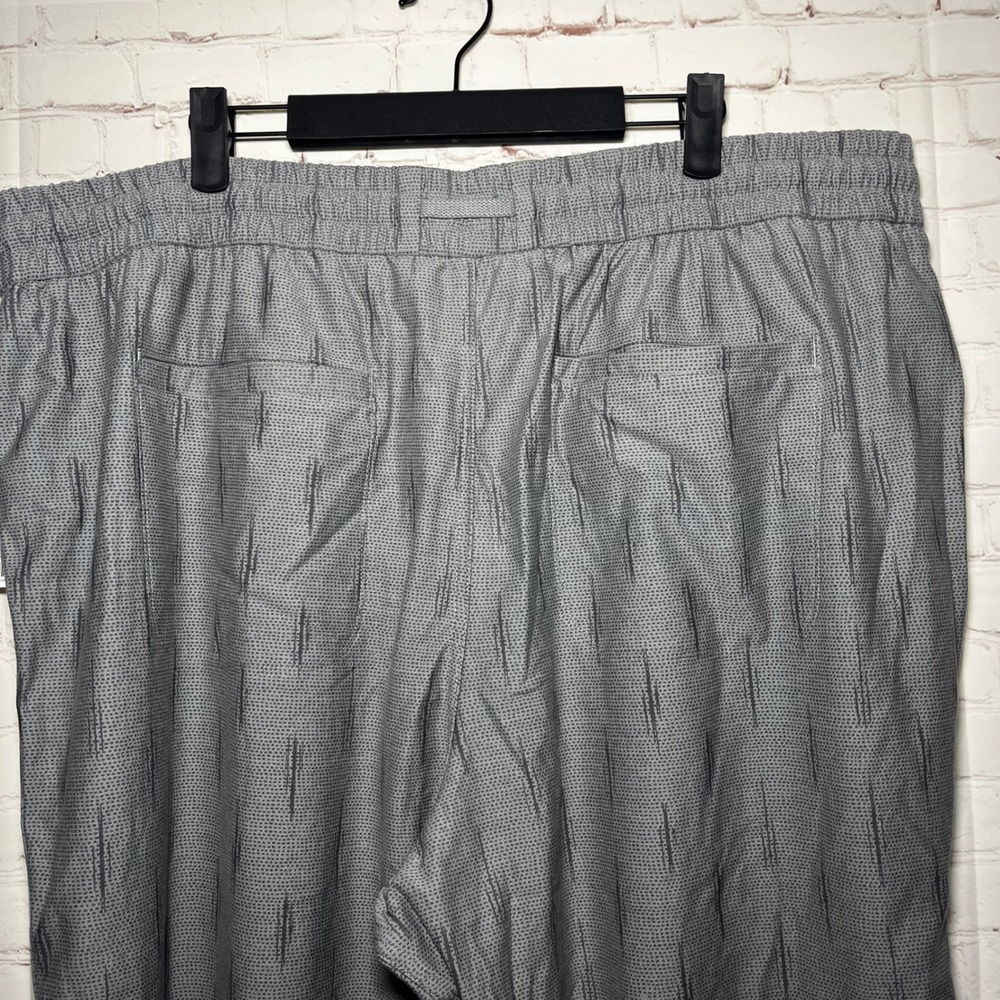 NWT Athleta Farallon Printed Jogger Pants Grey Print Drawstring Women‎ Size 22 - Picture 7 of 11